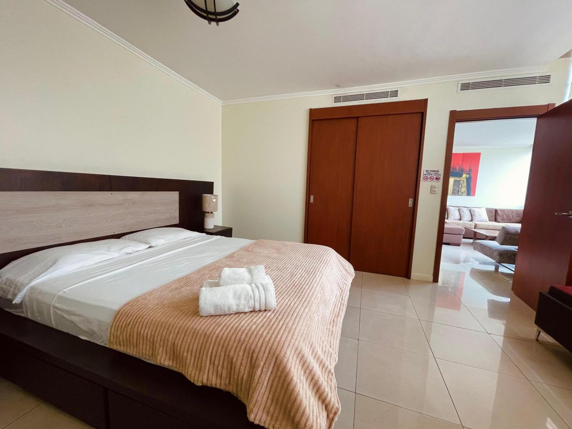 Suite Riverfront Puerto Santa Ana Guayaquil Exterior foto