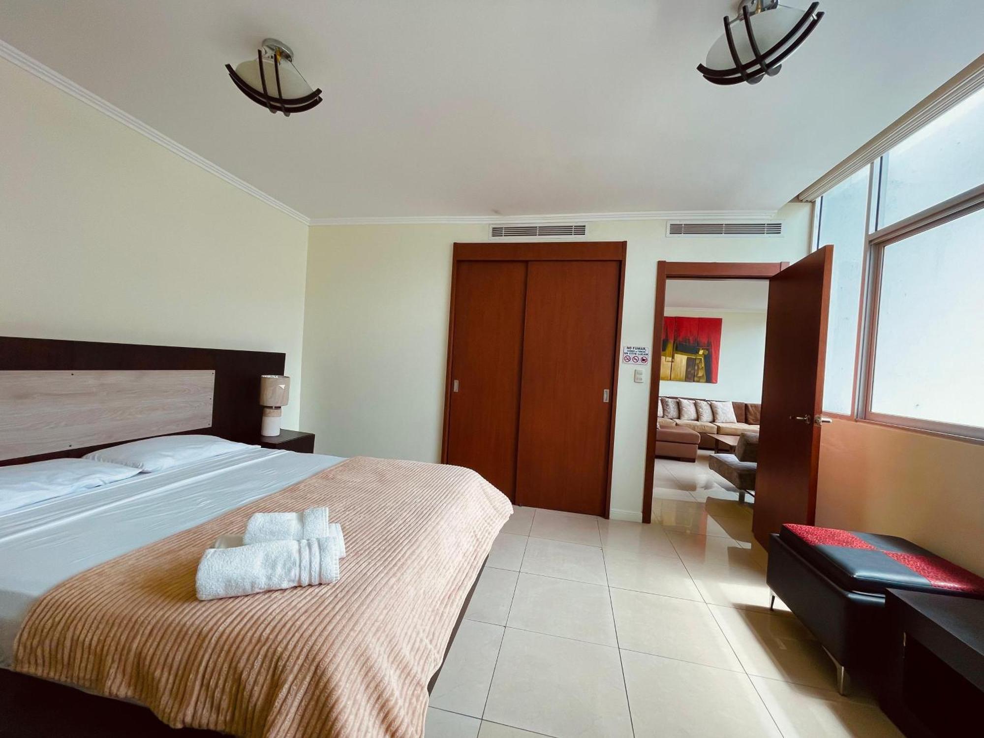 Suite Riverfront Puerto Santa Ana Guayaquil Exterior foto
